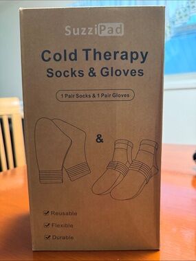 SuzziPad Cold Therapy Socks & Gloves - Brown Packaging
